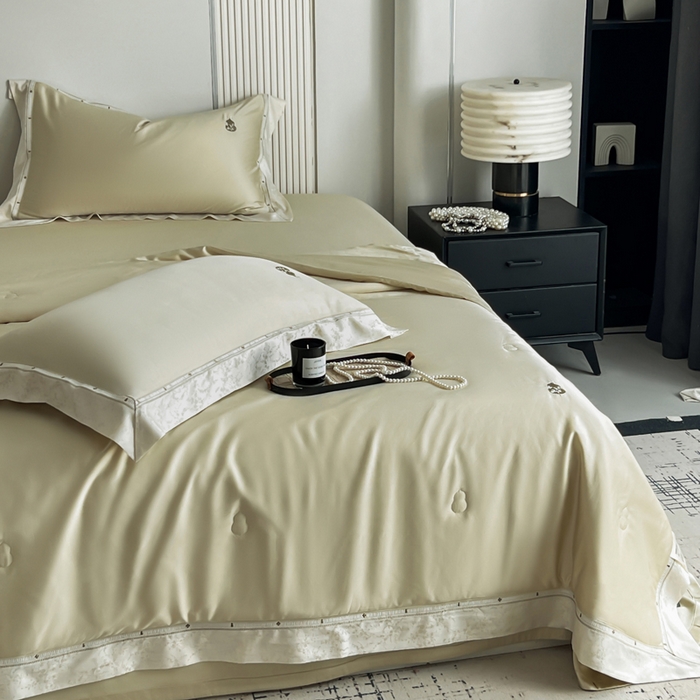 91家纺网 家纺一手货源 找家纺 桂雅居 2026新款东芳茶净--福运绵长工艺夏被被子被芯 丝柔金