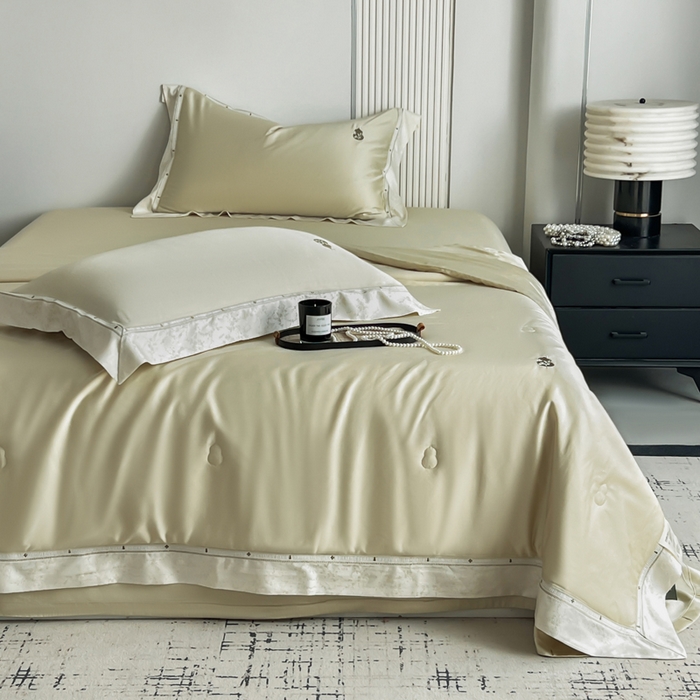 91家纺网 家纺一手货源 找家纺 桂雅居 2026新款东芳茶净--福运绵长工艺夏被被子被芯 丝柔金