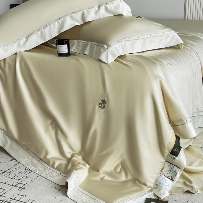 91家纺网 家纺一手货源 找家纺 桂雅居 2026新款东芳茶净--福运绵长工艺夏被被子被芯 丝柔金