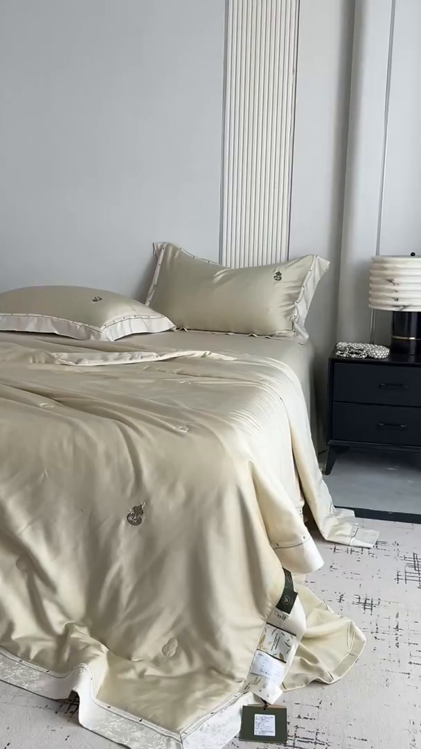 91家纺网 家纺一手货源 找家纺 桂雅居 2026新款东芳茶净--福运绵长工艺夏被被子被芯 丝柔金