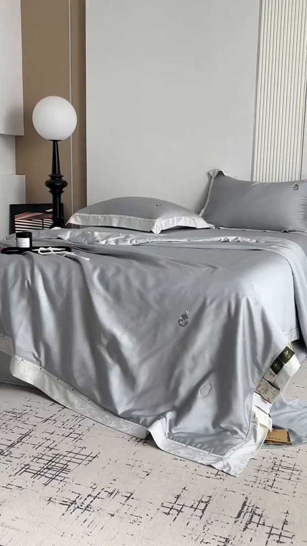 91家纺网 家纺一手货源 找家纺 桂雅居 2026新款东芳茶净--福运绵长工艺夏被被子被芯 丝柔灰