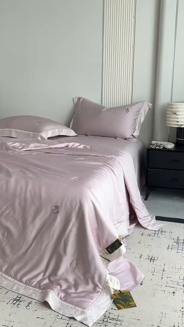 91家纺网 家纺一手货源 找家纺 桂雅居 2026新款东芳茶净--福运绵长工艺夏被被子被芯 丝柔粉