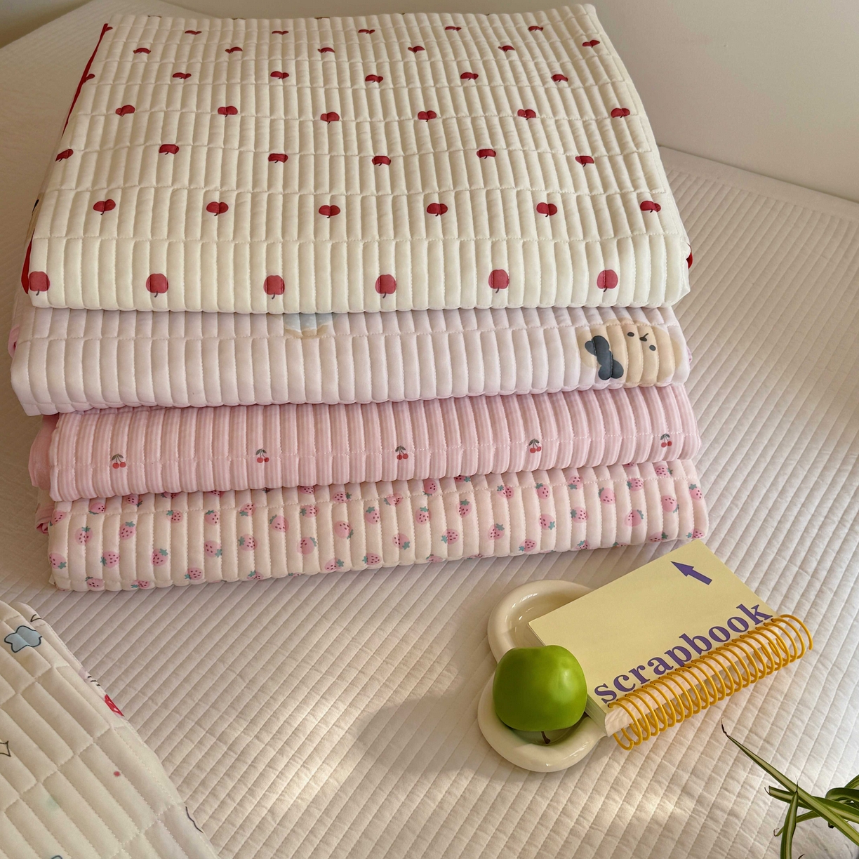 91家纺网 家纺一手货源 找家纺 美乐迪家纺 2026春夏新款水光冰丝床盖夏被夏凉被空调被四件套 组合图仅供展示不可下单