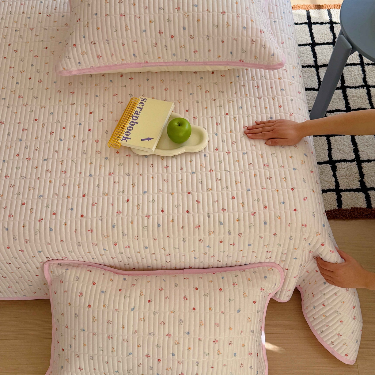 91家纺网 家纺一手货源 找家纺 美乐迪家纺 2026春夏新款水光冰丝床盖夏被夏凉被空调被四件套 彩色小花