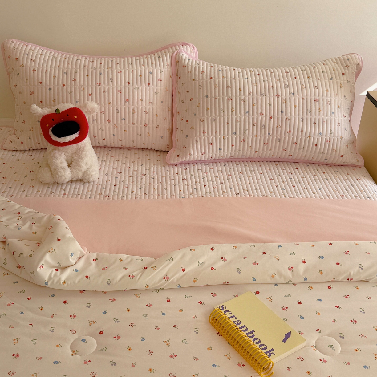 91家纺网 家纺一手货源 找家纺 美乐迪家纺 2026春夏新款水光冰丝床盖夏被夏凉被空调被四件套 彩色小花