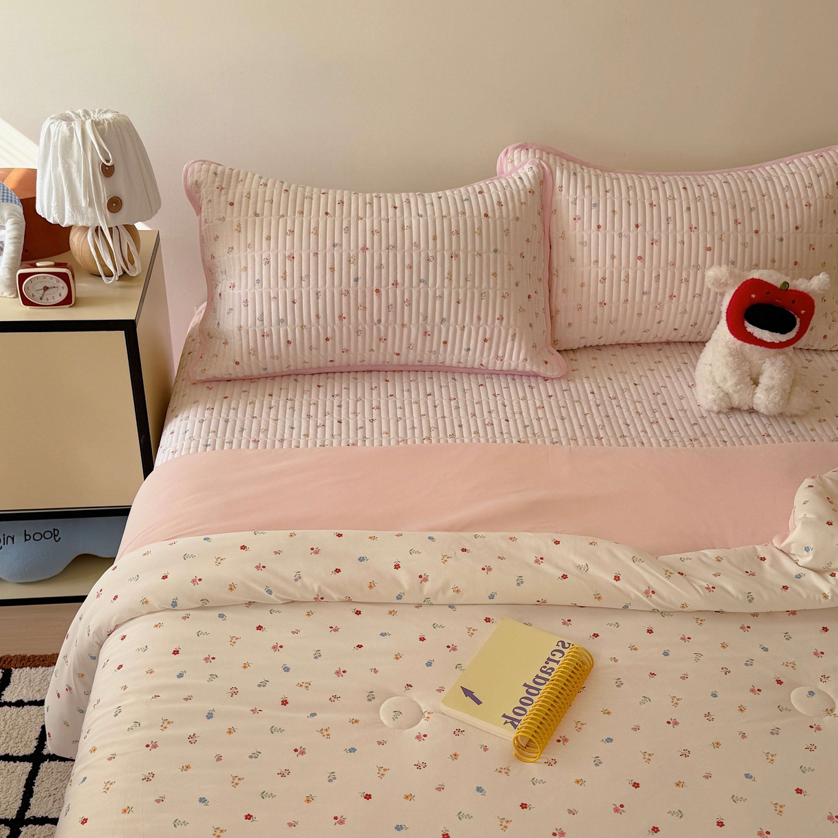 91家纺网 家纺一手货源 找家纺 美乐迪家纺 2026春夏新款水光冰丝床盖夏被夏凉被空调被四件套 彩色小花