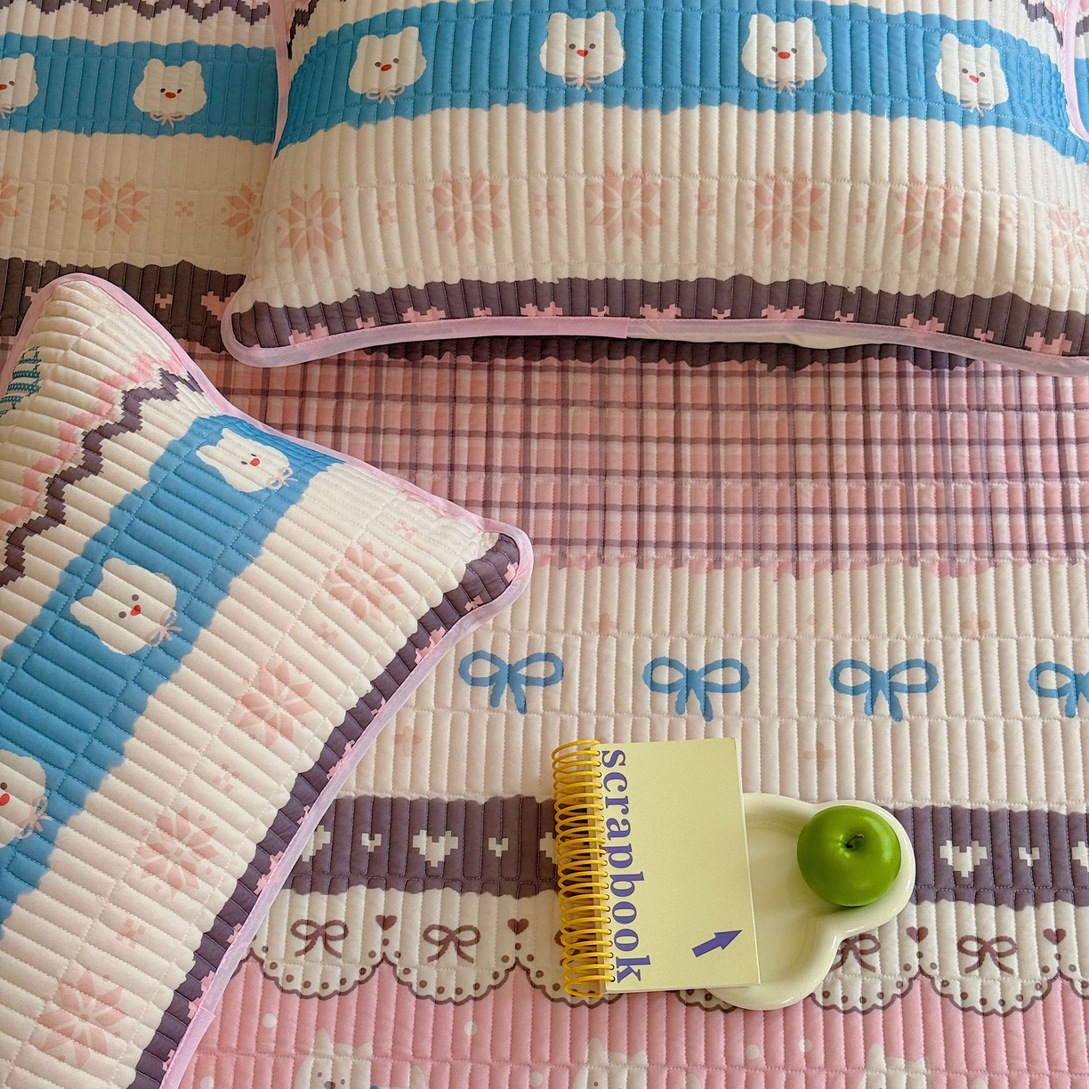 91家纺网 家纺一手货源 找家纺 美乐迪家纺 2026春夏新款水光冰丝床盖夏被夏凉被空调被四件套 粉色费尔岛