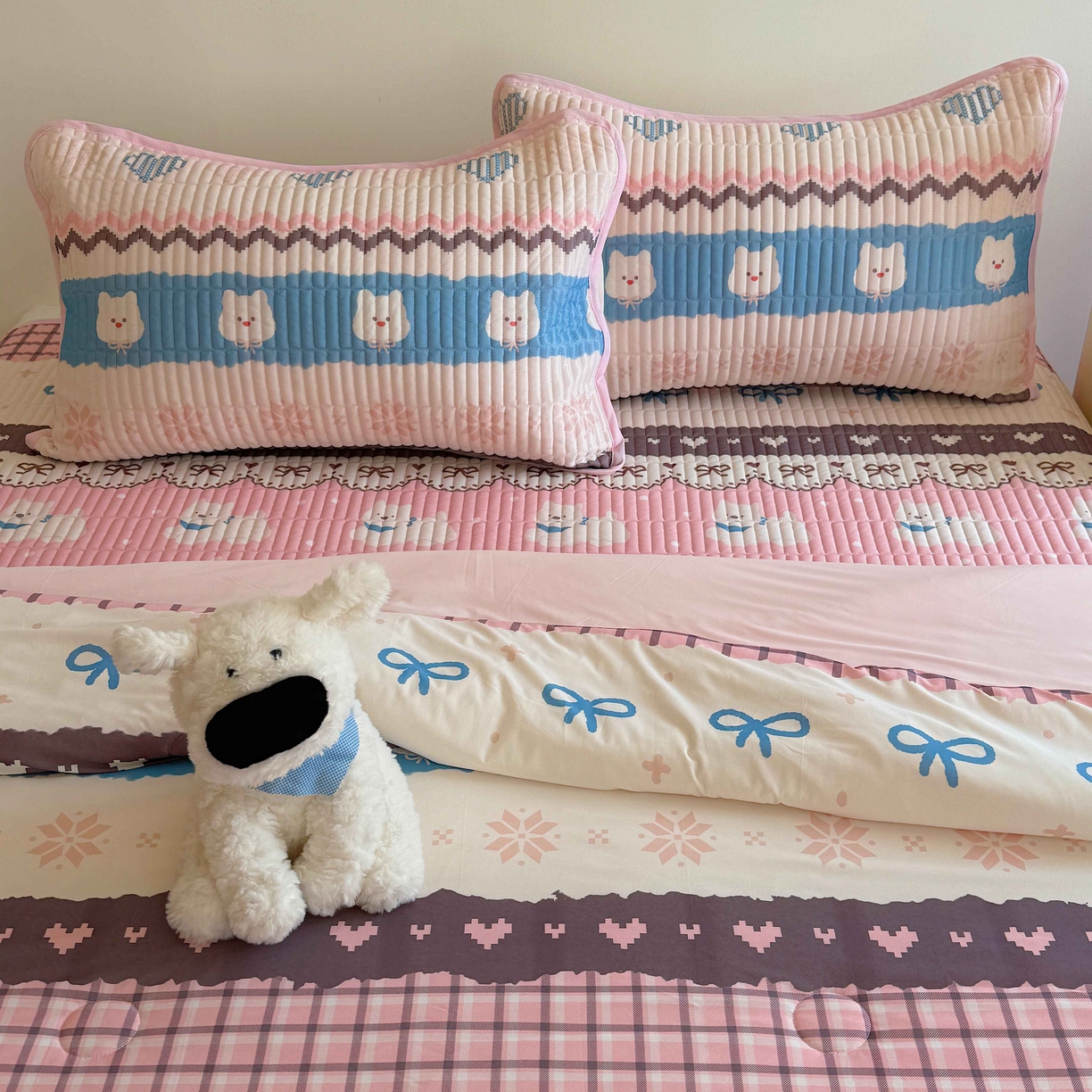 91家纺网 家纺一手货源 找家纺 美乐迪家纺 2026春夏新款水光冰丝床盖夏被夏凉被空调被四件套 粉色费尔岛