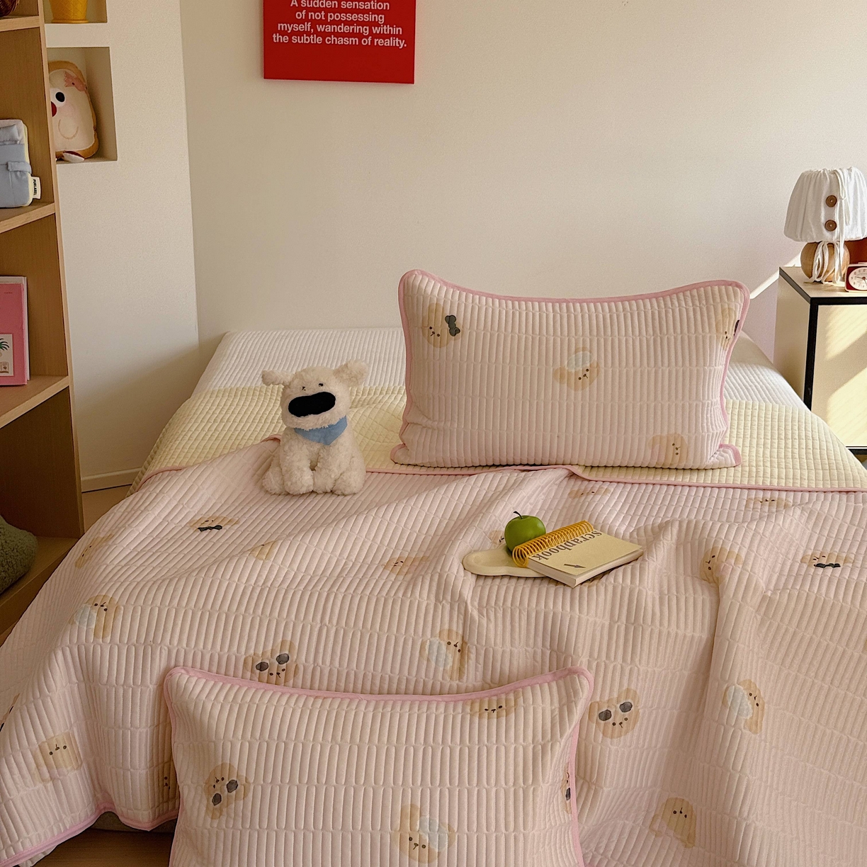 91家纺网 家纺一手货源 找家纺 美乐迪家纺 2026春夏新款水光冰丝床盖夏被夏凉被空调被四件套 粉色小熊