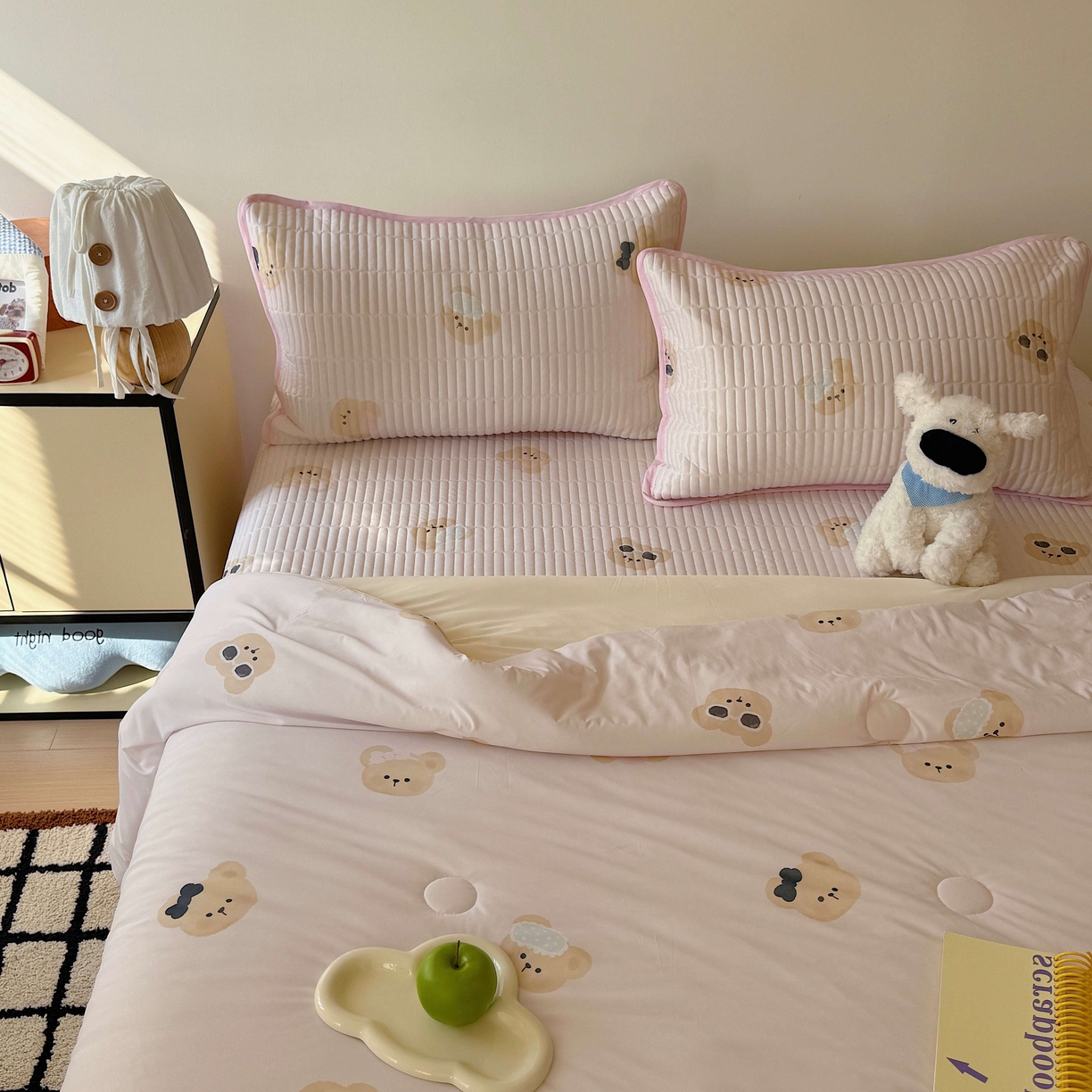 91家纺网 家纺一手货源 找家纺 美乐迪家纺 2026春夏新款水光冰丝床盖夏被夏凉被空调被四件套 粉色小熊