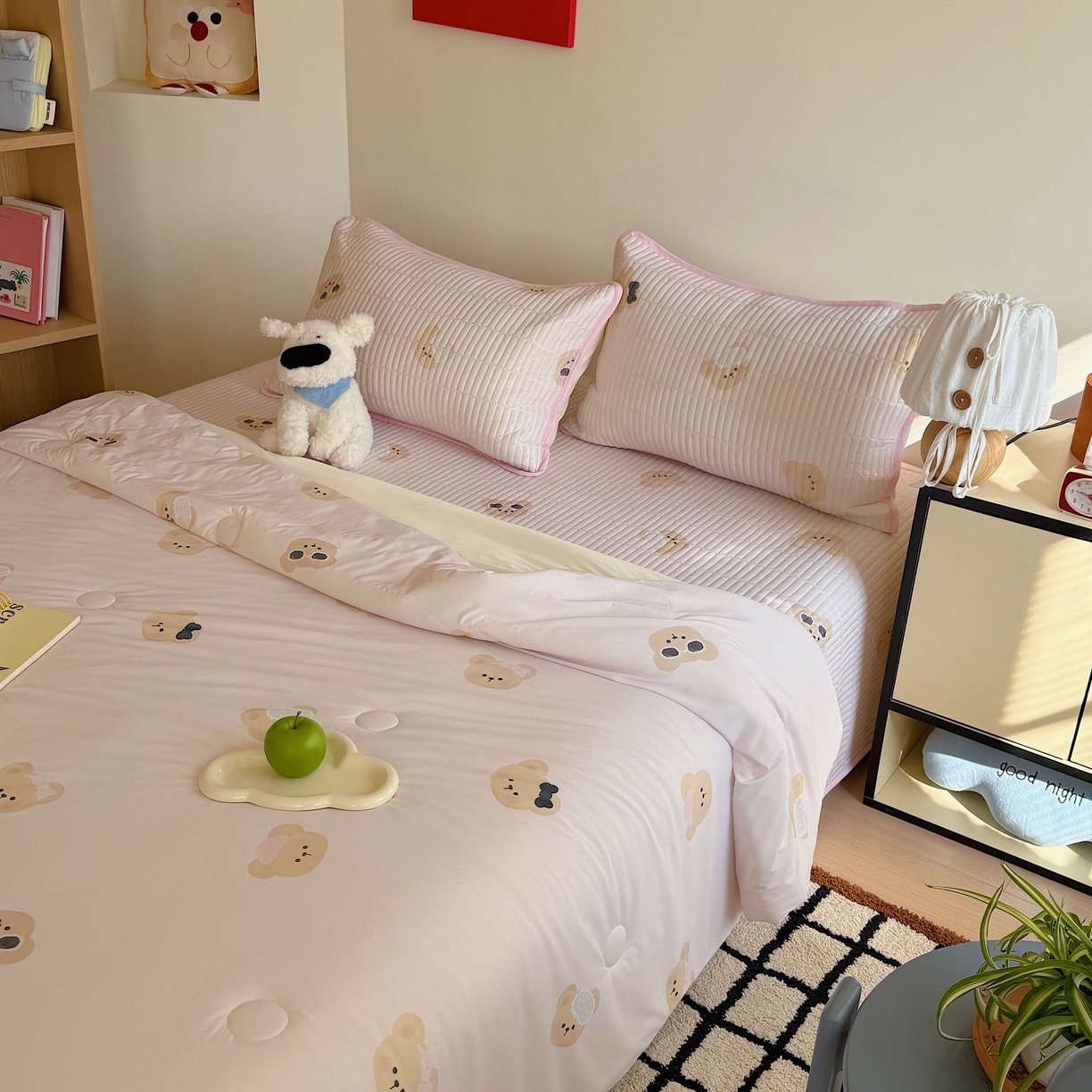 91家纺网 家纺一手货源 找家纺 美乐迪家纺 2026春夏新款水光冰丝床盖夏被夏凉被空调被四件套 粉色小熊