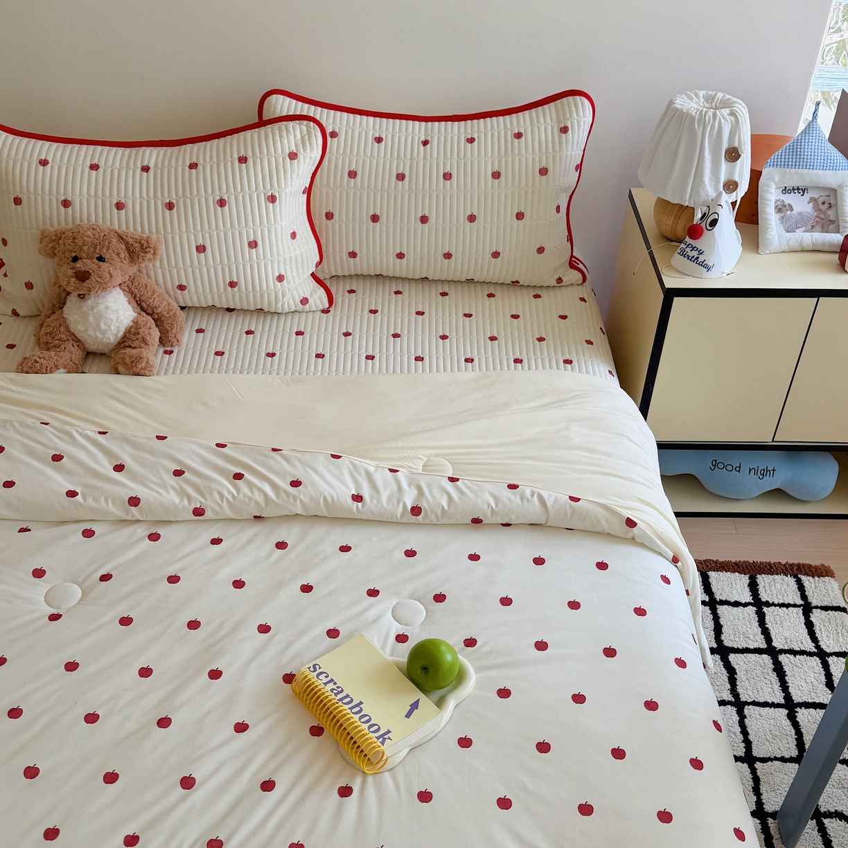 91家纺网 家纺一手货源 找家纺 美乐迪家纺 2026春夏新款水光冰丝床盖夏被夏凉被空调被四件套 苹果