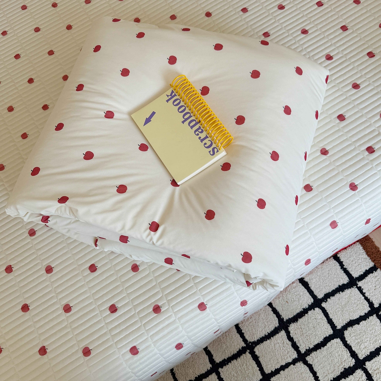 91家纺网 家纺一手货源 找家纺 美乐迪家纺 2026春夏新款水光冰丝床盖夏被夏凉被空调被四件套 苹果