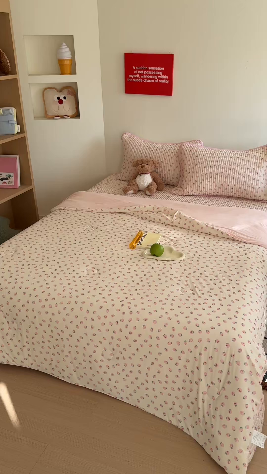 91家纺网 家纺一手货源 找家纺 美乐迪家纺 2026春夏新款水光冰丝床盖夏被夏凉被空调被四件套 小草莓