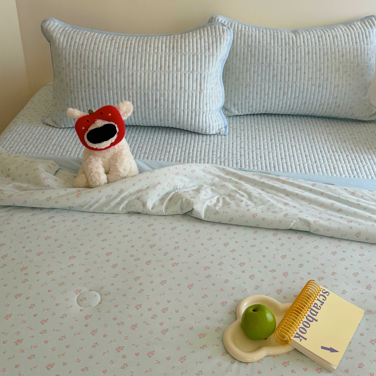 91家纺网 家纺一手货源 找家纺 美乐迪家纺 2026春夏新款水光冰丝床盖夏被夏凉被空调被四件套 小碎花蓝