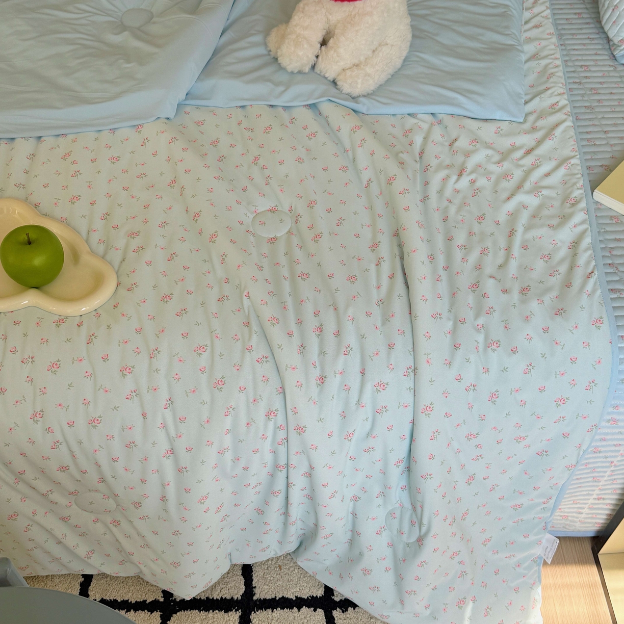 91家纺网 家纺一手货源 找家纺 美乐迪家纺 2026春夏新款水光冰丝床盖夏被夏凉被空调被四件套 小碎花蓝