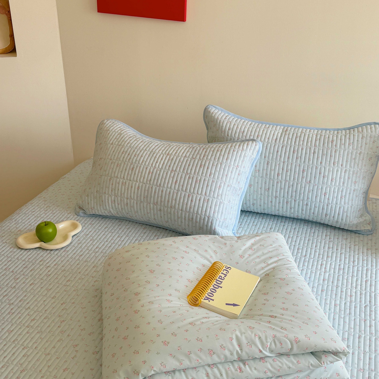 91家纺网 家纺一手货源 找家纺 美乐迪家纺 2026春夏新款水光冰丝床盖夏被夏凉被空调被四件套 小碎花蓝