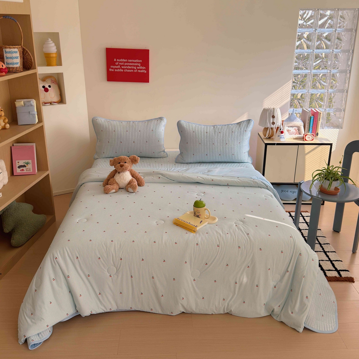 91家纺网 家纺一手货源 找家纺 美乐迪家纺 2026春夏新款水光冰丝床盖夏被夏凉被空调被四件套 樱桃蓝