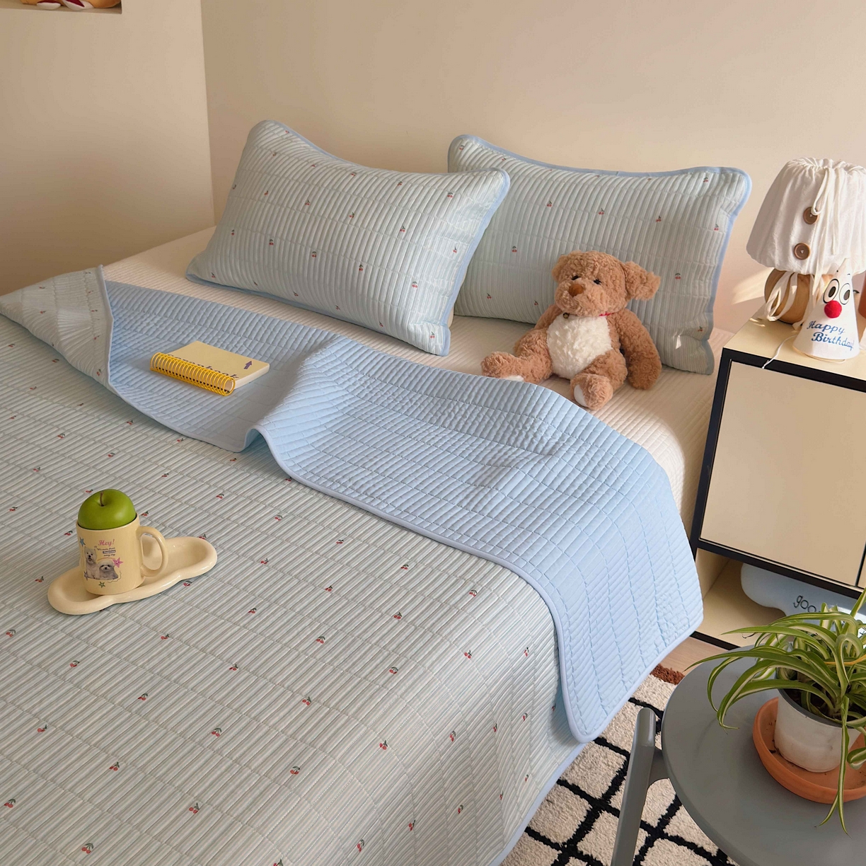 91家纺网 家纺一手货源 找家纺 美乐迪家纺 2026春夏新款水光冰丝床盖夏被夏凉被空调被四件套 樱桃蓝