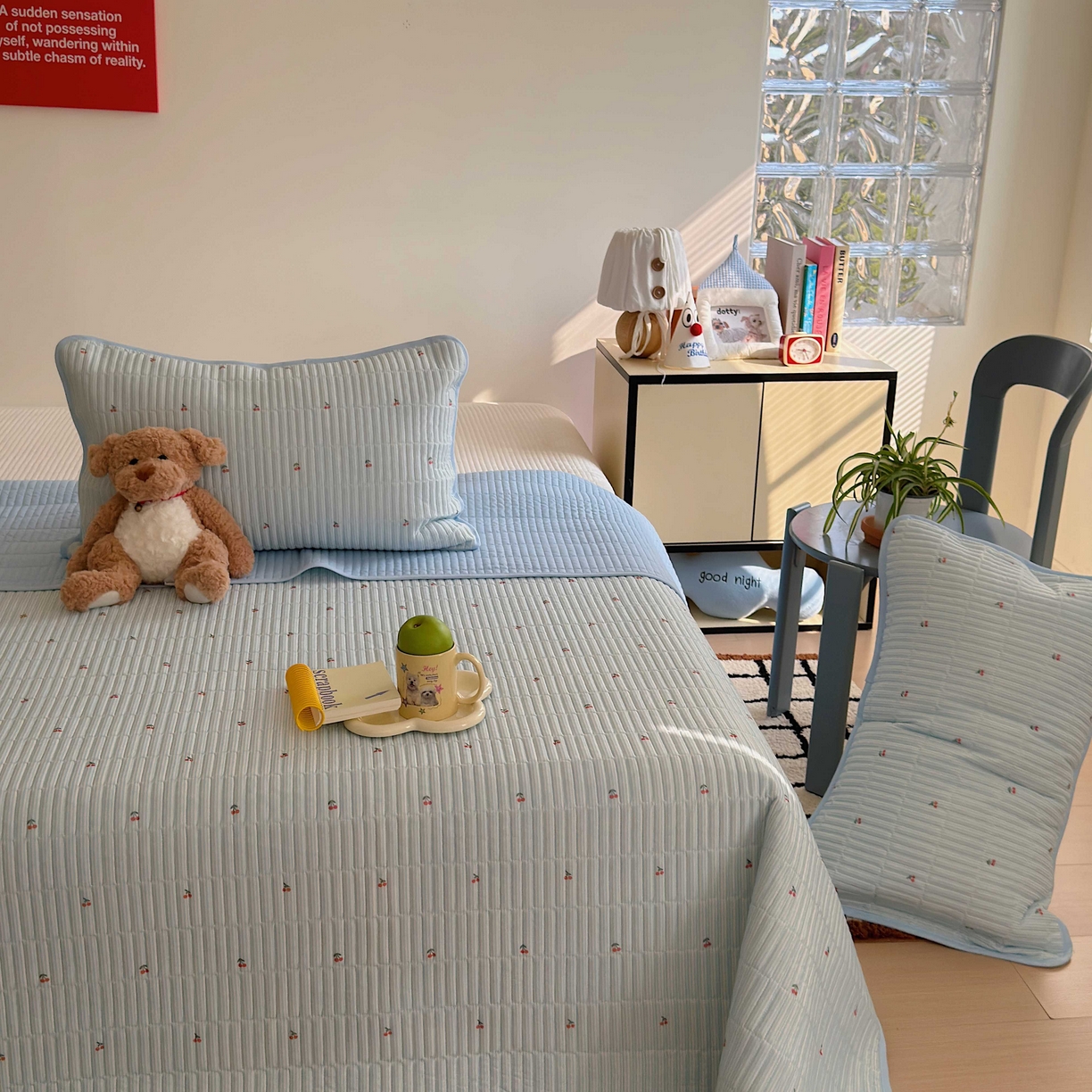 91家纺网 家纺一手货源 找家纺 美乐迪家纺 2026春夏新款水光冰丝床盖夏被夏凉被空调被四件套 樱桃蓝