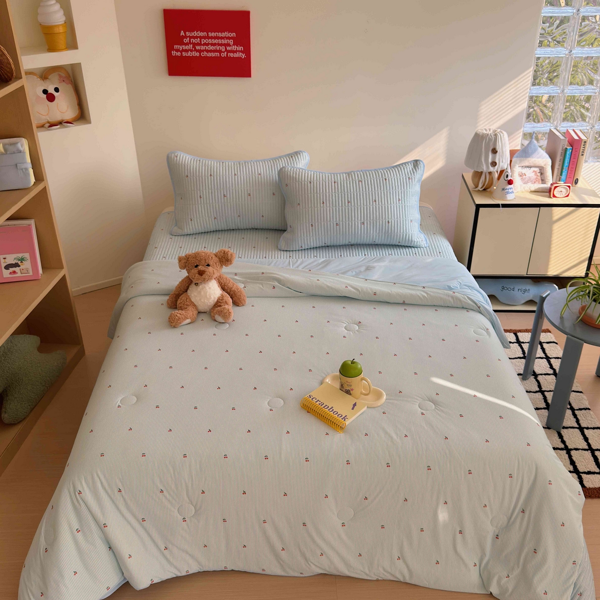 91家纺网 家纺一手货源 找家纺 美乐迪家纺 2026春夏新款水光冰丝床盖夏被夏凉被空调被四件套 樱桃蓝