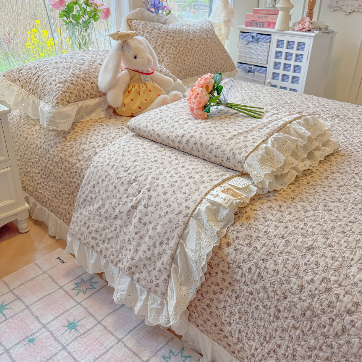 91家纺网 家纺一手货源 找家纺 （总）慕晨 2026新款大花边全棉双层纱多功能夏凉被床盖四件套高温水洗床盖夹棉三件套