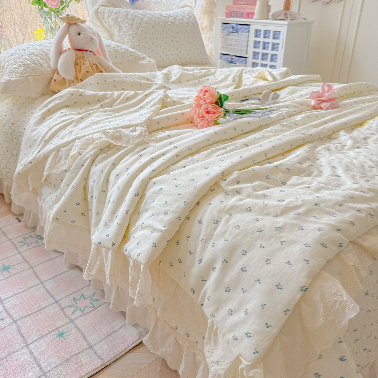 91家纺网 家纺一手货源 找家纺 慕晨 2026新款大花边全棉双层纱多功能夏凉被床盖四件套高温水洗床盖夹棉三件套 冰蓝星