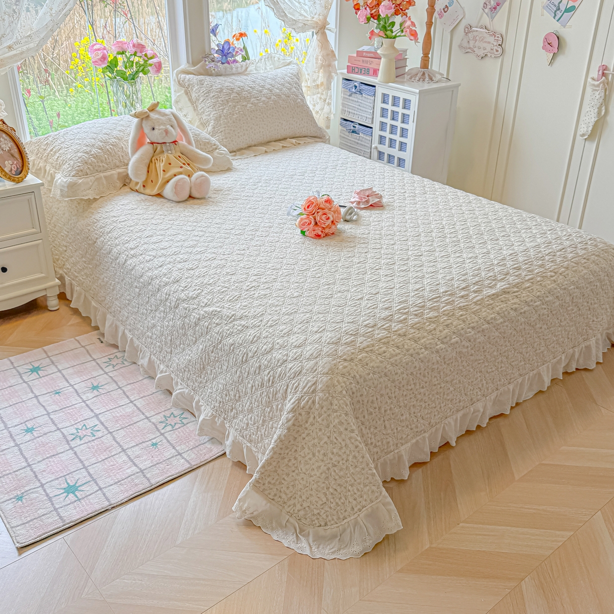 91家纺网 家纺一手货源 找家纺 慕晨 2026新款大花边全棉双层纱多功能夏凉被床盖四件套高温水洗床盖夹棉三件套 柔蓝花