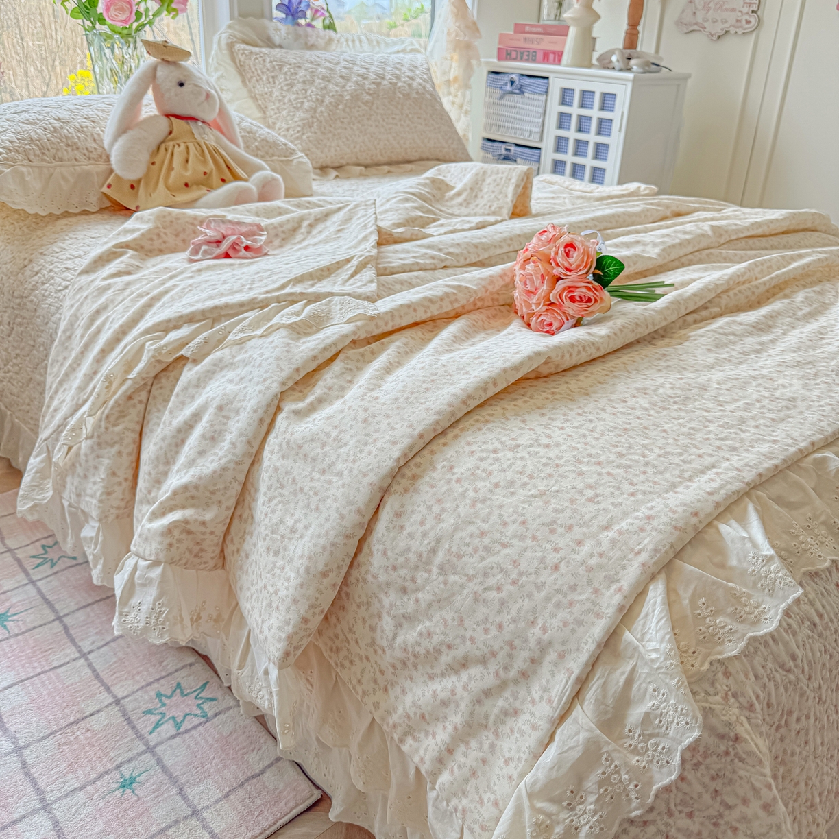 91家纺网 家纺一手货源 找家纺 慕晨 2026新款大花边全棉双层纱多功能夏凉被床盖四件套高温水洗床盖夹棉三件套 桃雾