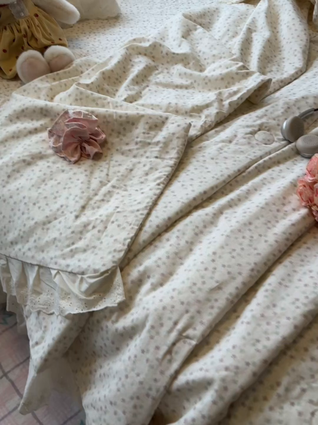 91家纺网 家纺一手货源 找家纺 慕晨 2026新款大花边全棉双层纱多功能夏凉被床盖四件套高温水洗床盖夹棉三件套 樱落雪