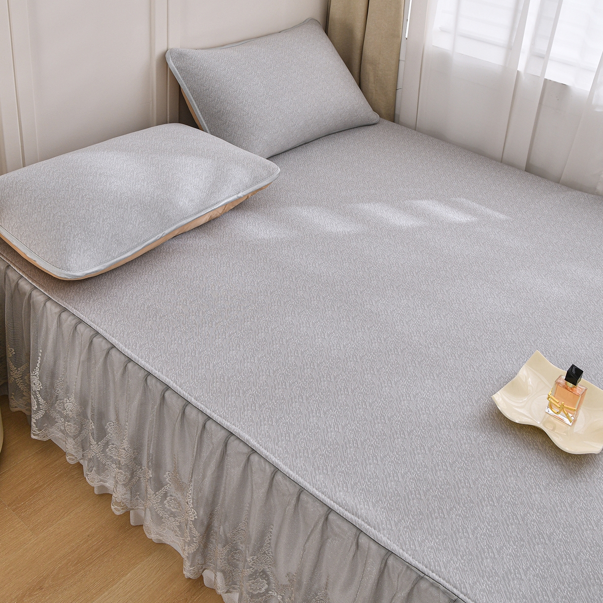 91家纺网 家纺一手货源 找家纺 金艾草 2026新款纯色冰豆豆榻榻米凉席席子 凉豆豆-浅灰色