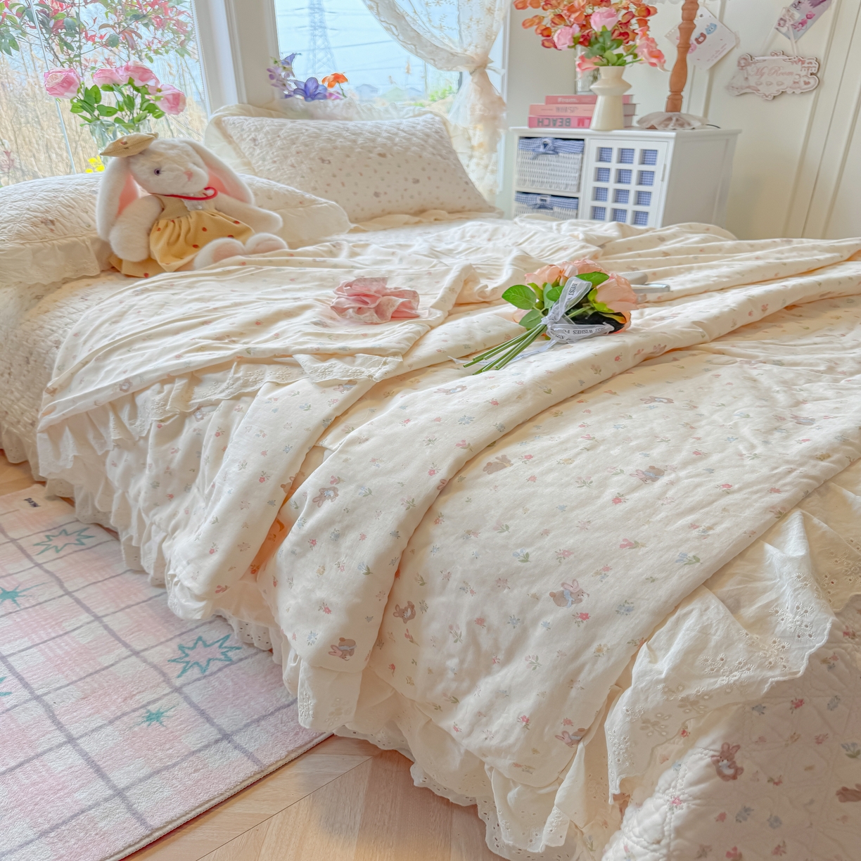 91家纺网 家纺一手货源 找家纺 （总）慕晨 2026新款大花边全棉双层纱多功能夏凉被床盖四件套高温水洗床盖夹棉三件套