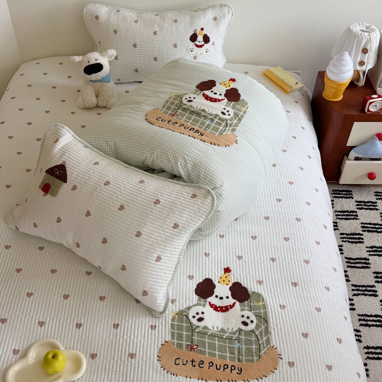 91家纺网 家纺一手货源 找家纺 顾里家纺 2026新款ins韩风床盖单品床盖单件三件套被套四件套 爱心沙发狗