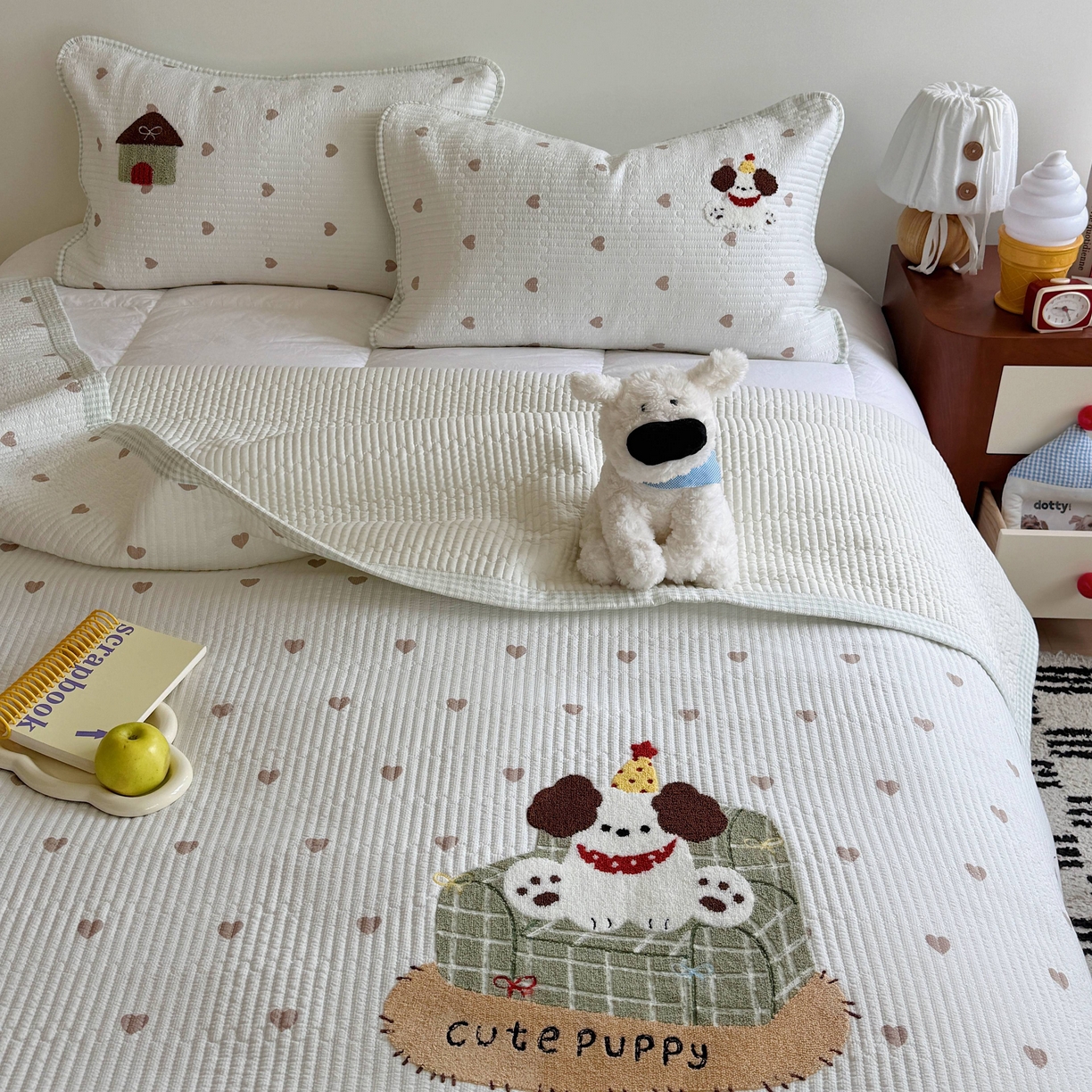 91家纺网 家纺一手货源 找家纺 顾里家纺 2026新款ins韩风床盖单品床盖单件三件套被套四件套 爱心沙发狗