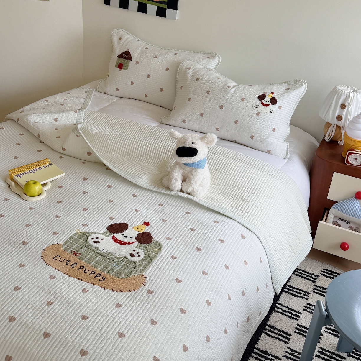 91家纺网 家纺一手货源 找家纺 顾里家纺 2026新款ins韩风床盖单品床盖单件三件套被套四件套 爱心沙发狗