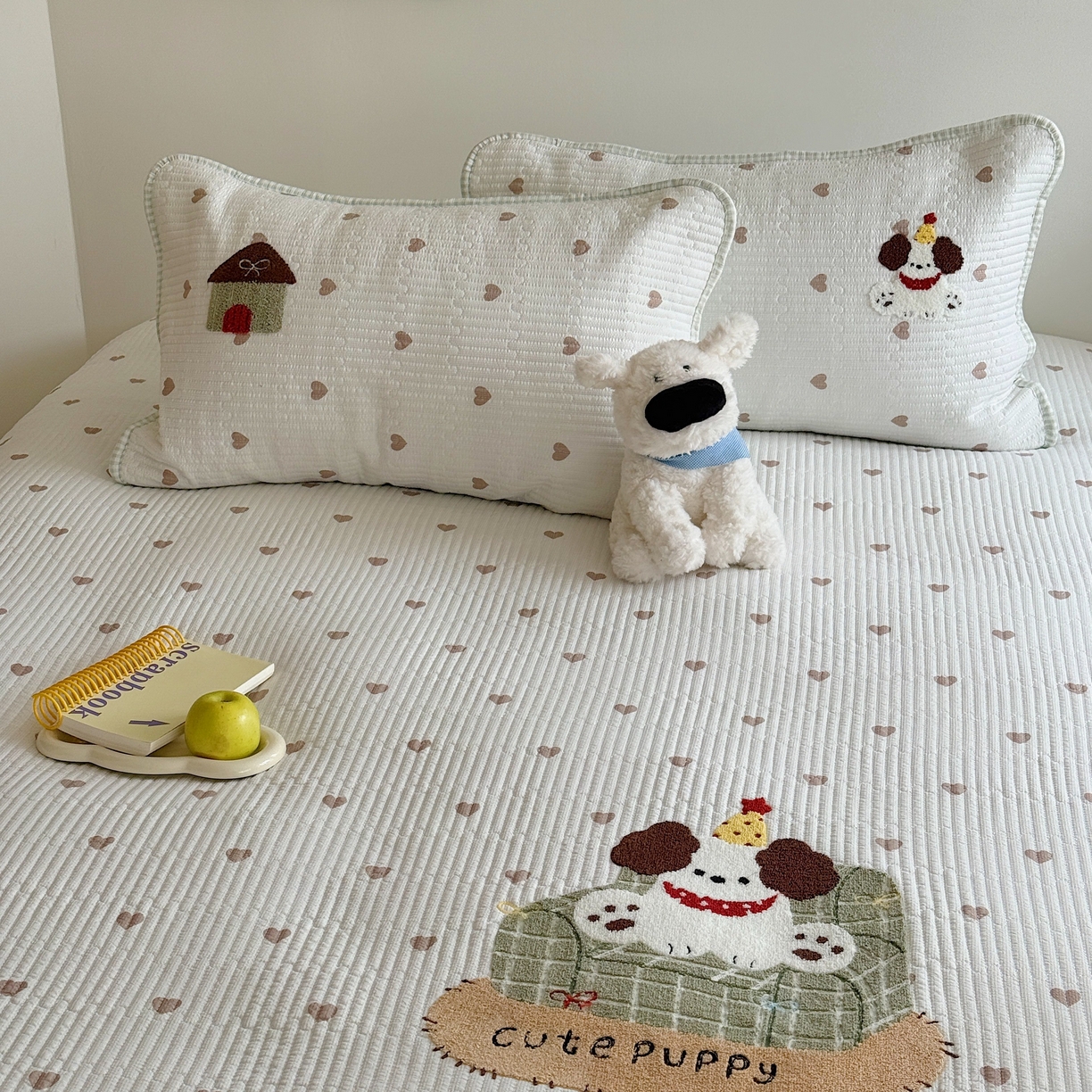 91家纺网 家纺一手货源 找家纺 顾里家纺 2026新款ins韩风床盖单品床盖单件三件套被套四件套 爱心沙发狗