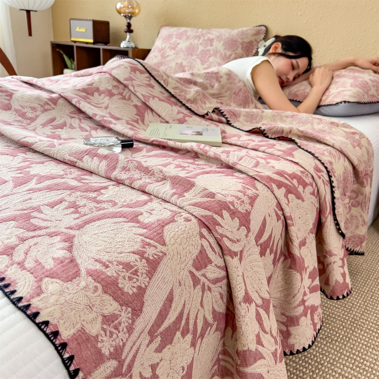 91家纺网 家纺一手货源 找家纺 （总）云恋家纺 2026新款A类全棉四层纱三角针纱布毯全棉学生午睡被薄款沙发盖毯办公室披肩毯