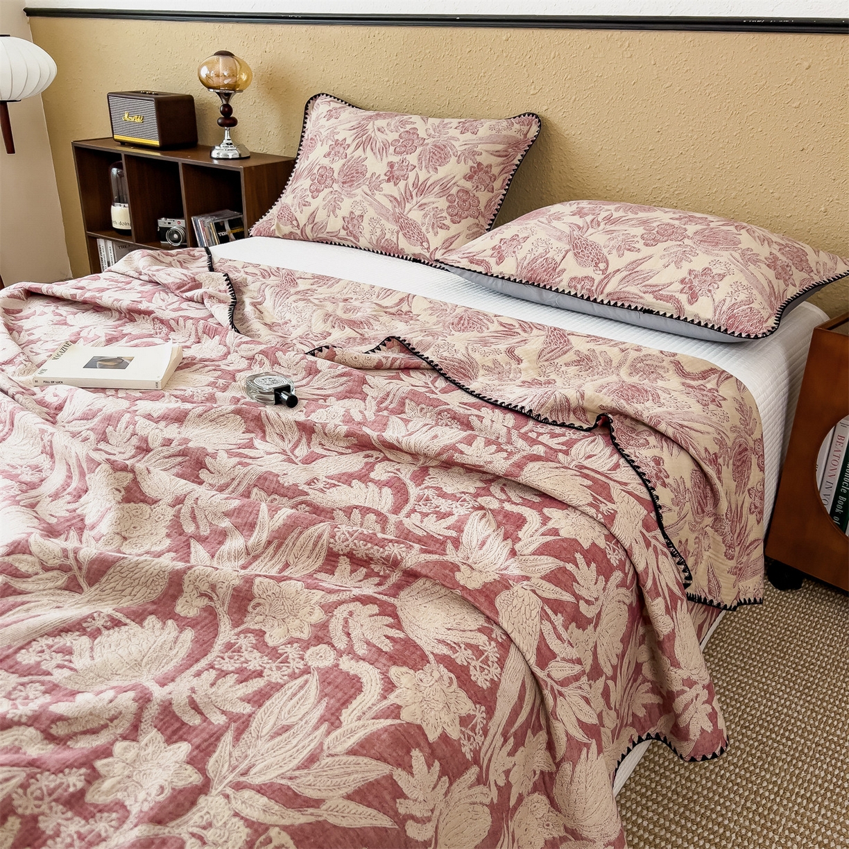 91家纺网 家纺一手货源 找家纺 （总）云恋家纺 2026新款A类全棉四层纱三角针纱布毯全棉学生午睡被薄款沙发盖毯办公室披肩毯