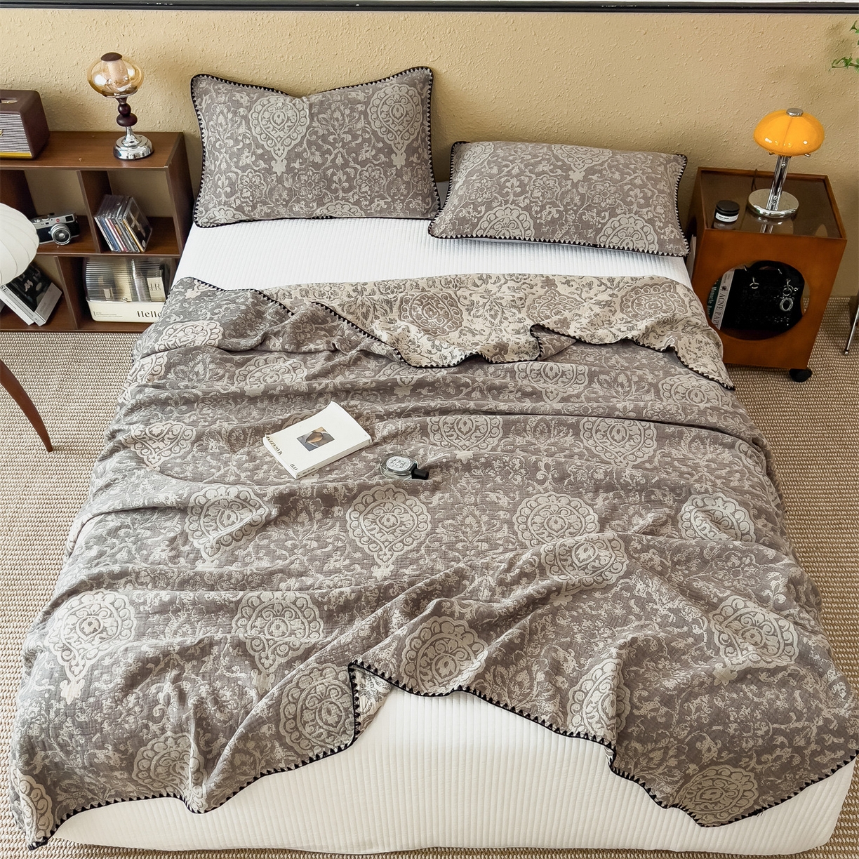 91家纺网 家纺一手货源 找家纺 云恋家纺 2026新款A类全棉四层纱三角针纱布毯全棉学生午睡被薄款床单沙发盖毯办公室披肩毯 素锦