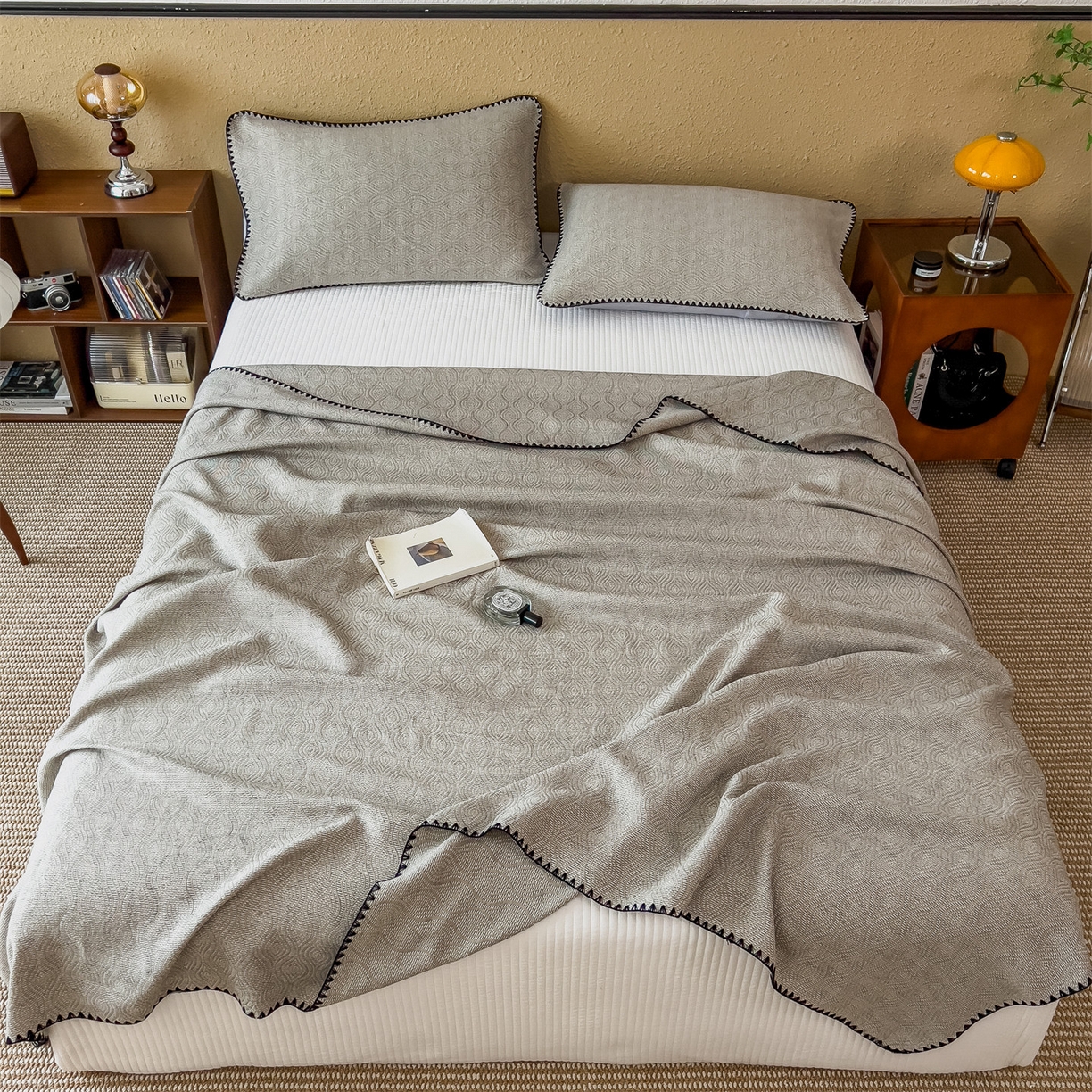 91家纺网 家纺一手货源 找家纺 云恋家纺 2026新款A类全棉四层纱三角针纱布毯全棉学生午睡被薄款床单沙发盖毯办公室披肩毯 晕染灰