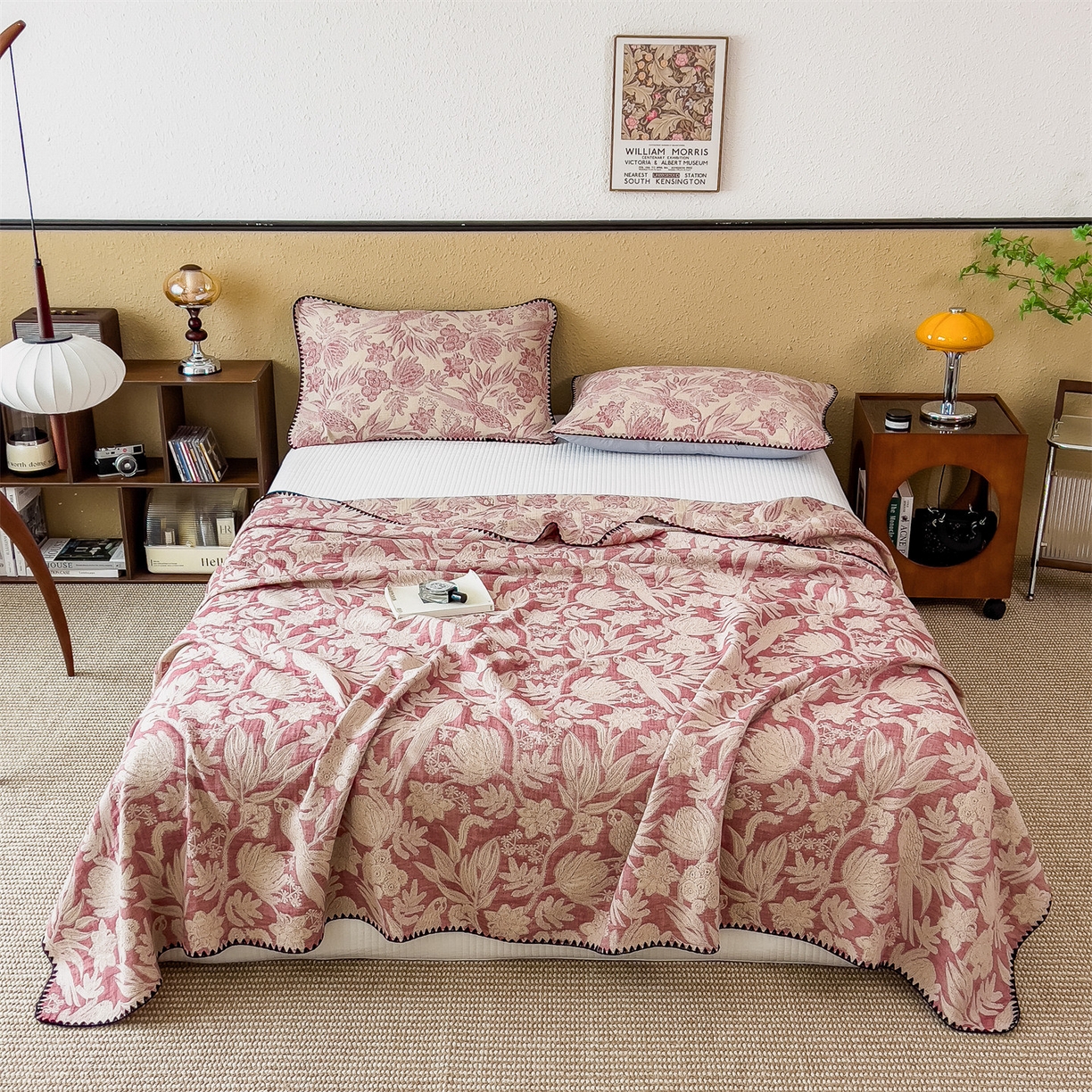 91家纺网 家纺一手货源 找家纺 云恋家纺 2026新款A类全棉四层纱三角针纱布毯全棉学生午睡被薄款床单沙发盖毯办公室披肩毯 花蔓流年-豆沙