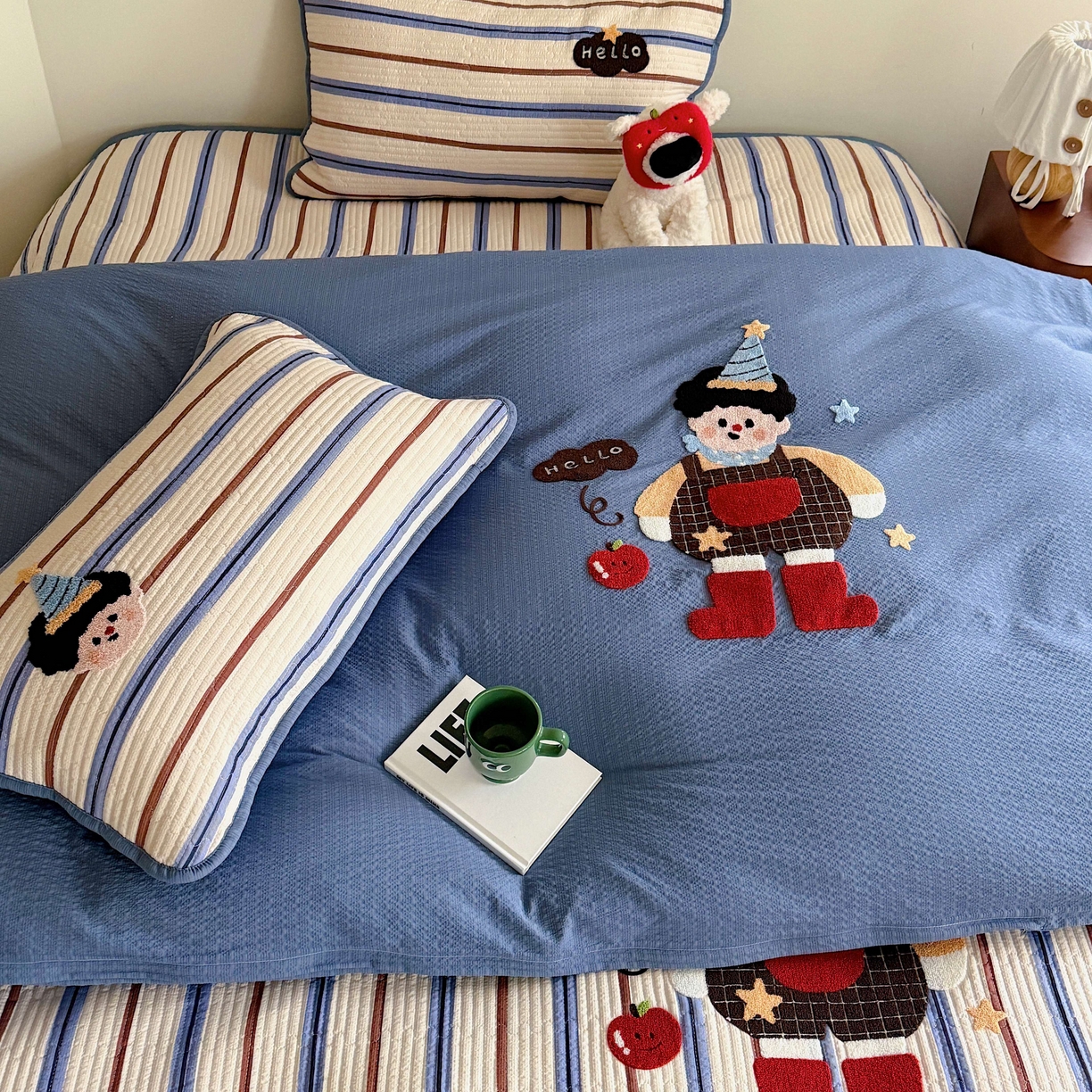 91家纺网 家纺一手货源 找家纺 顾里家纺 2026新款ins韩风床盖单品床盖单件三件套被套四件套 背带男孩