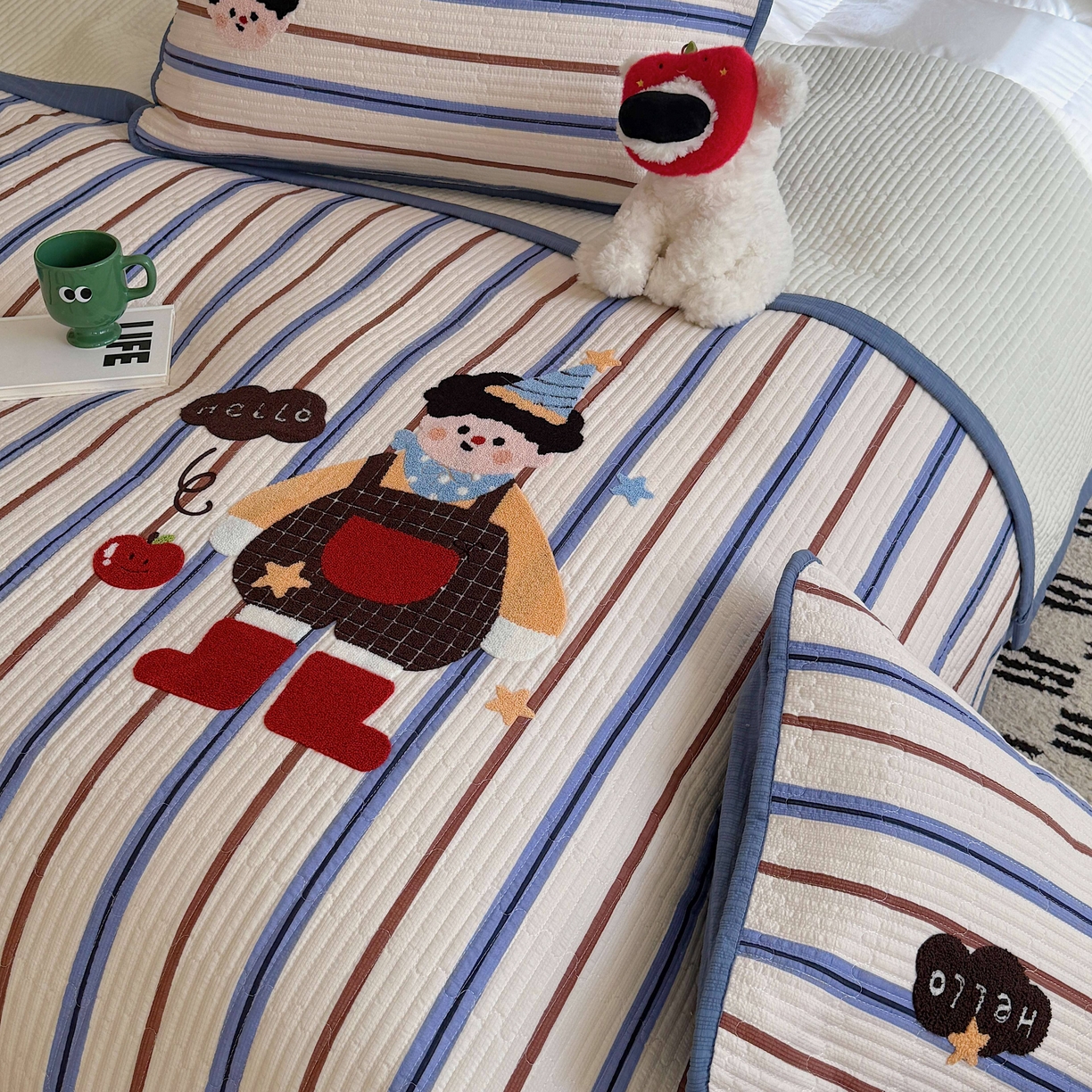 91家纺网 家纺一手货源 找家纺 顾里家纺 2026新款ins韩风床盖单品床盖单件三件套被套四件套 背带男孩