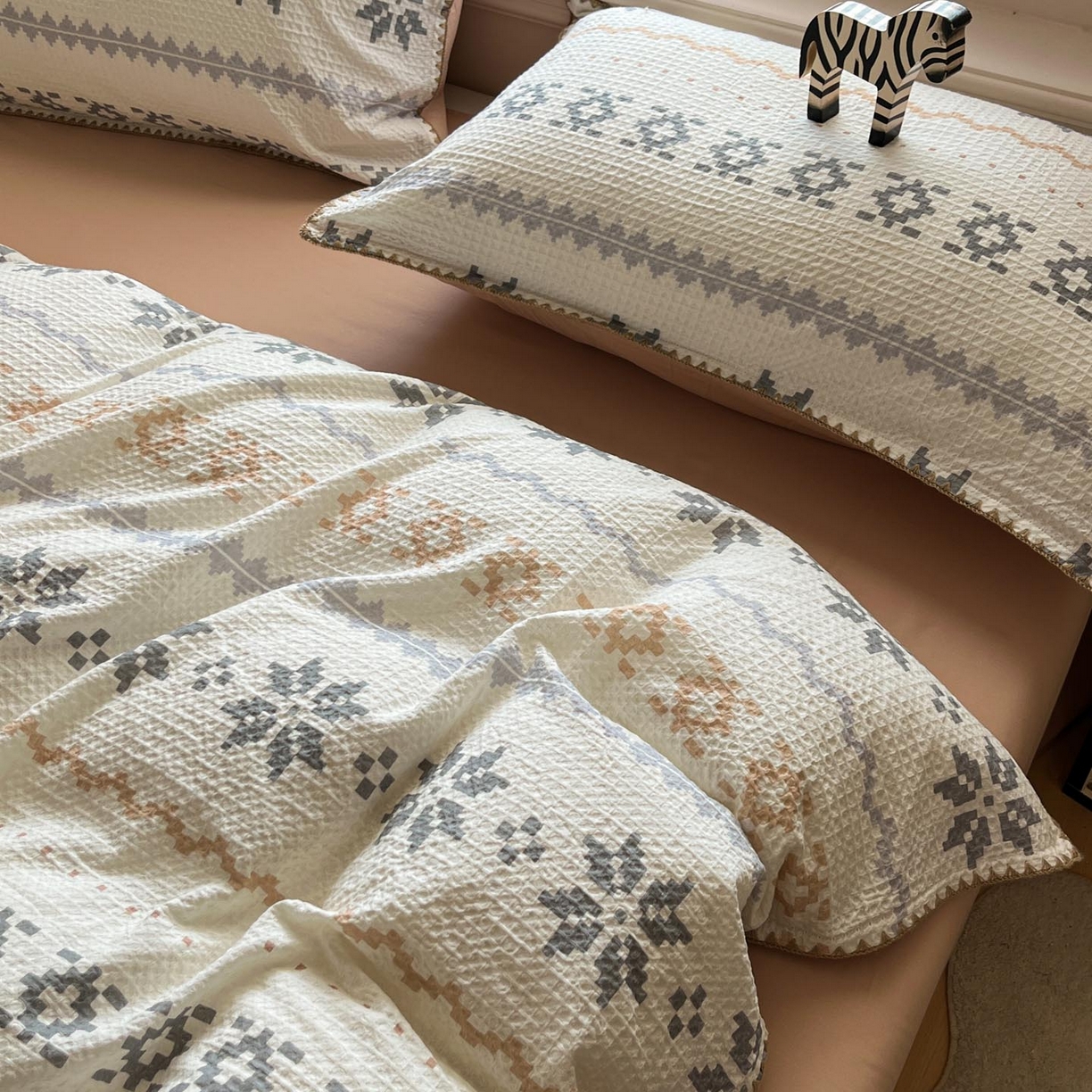 91家纺网 家纺一手货源 找家纺 涵宸家纺 2026新款全棉华夫格贝壳边四件套 雾漫纱