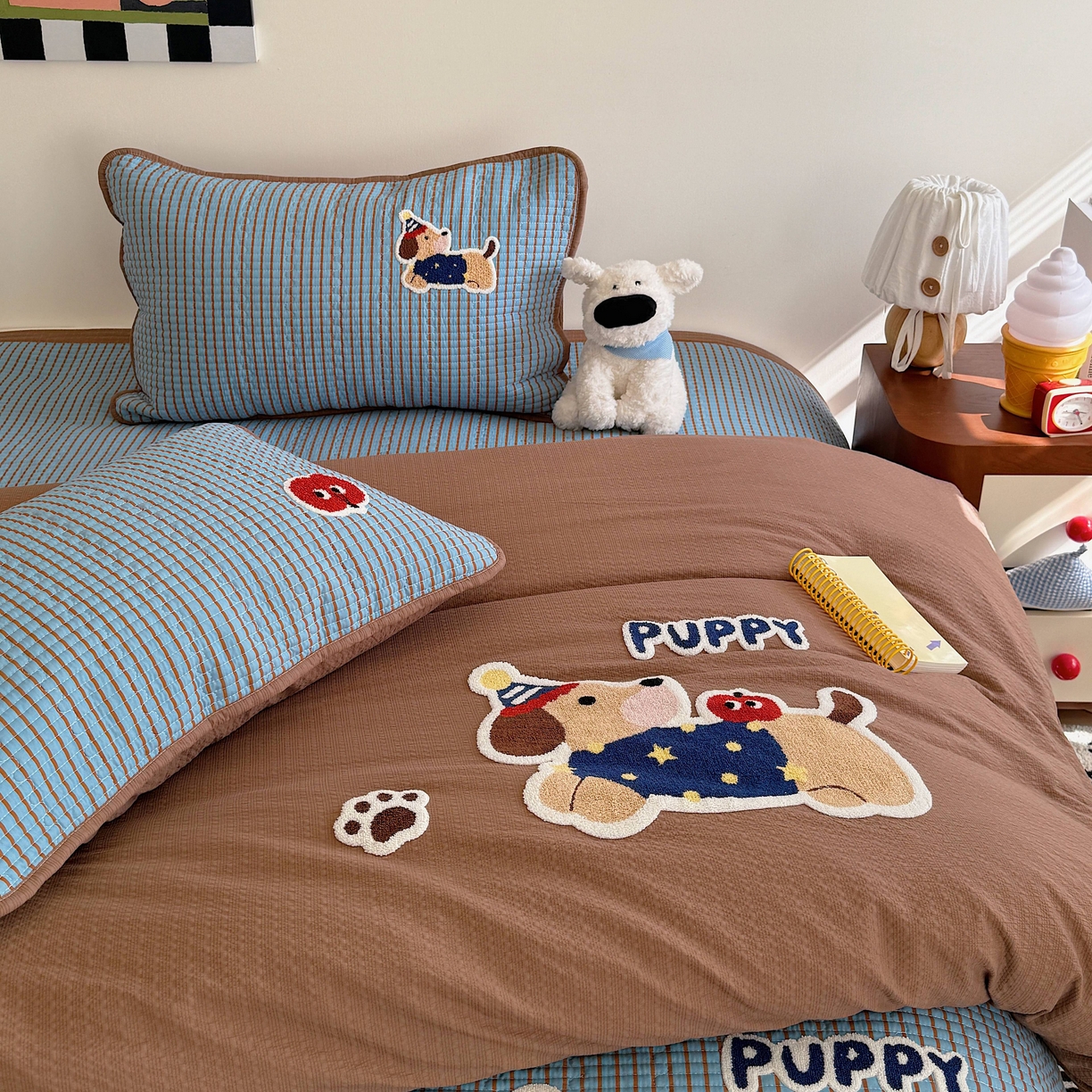 91家纺网 家纺一手货源 找家纺 顾里家纺 2026新款ins韩风床盖单品床盖单件三件套被套四件套 复古腊肠狗