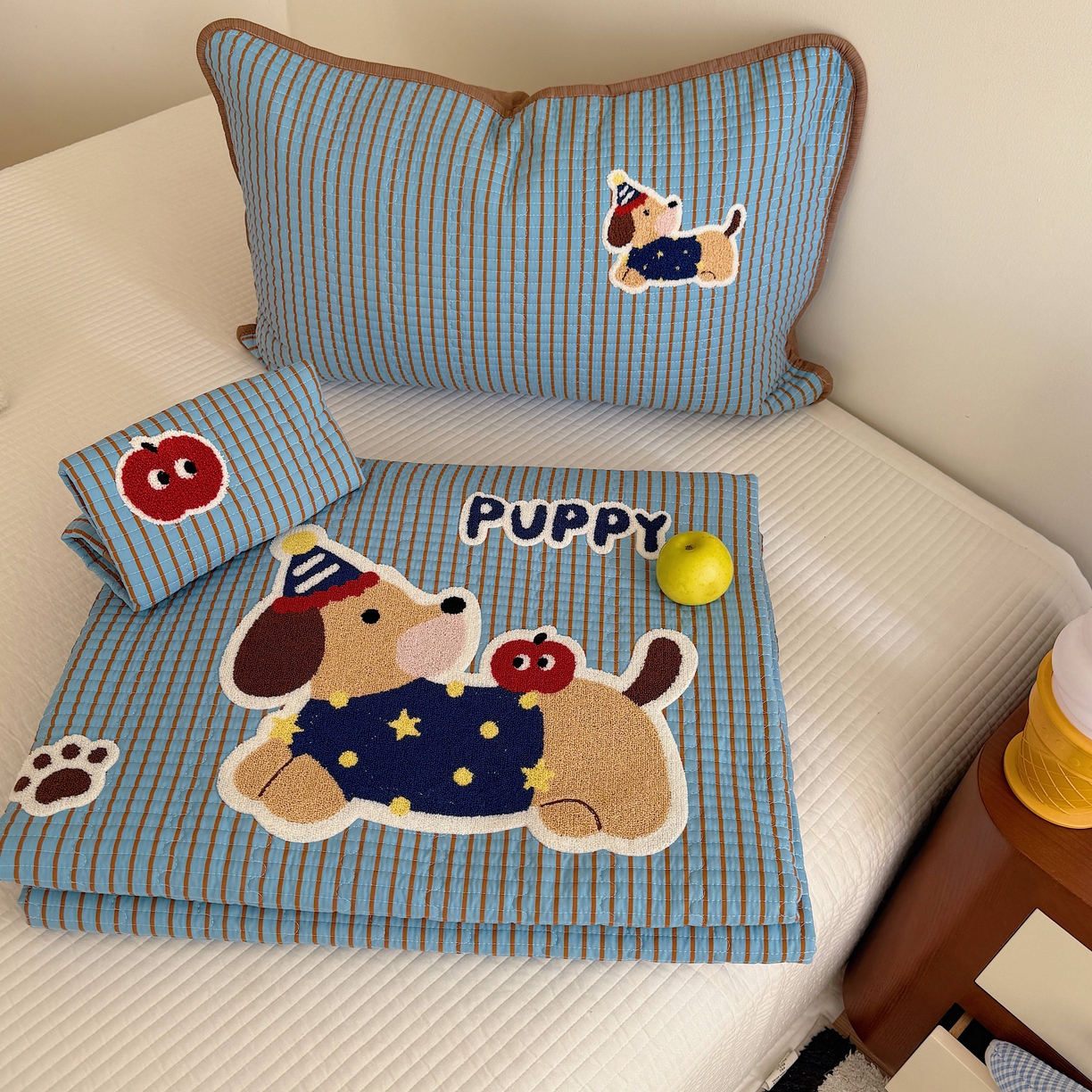 91家纺网 家纺一手货源 找家纺 顾里家纺 2026新款ins韩风床盖单品床盖单件三件套被套四件套 复古腊肠狗