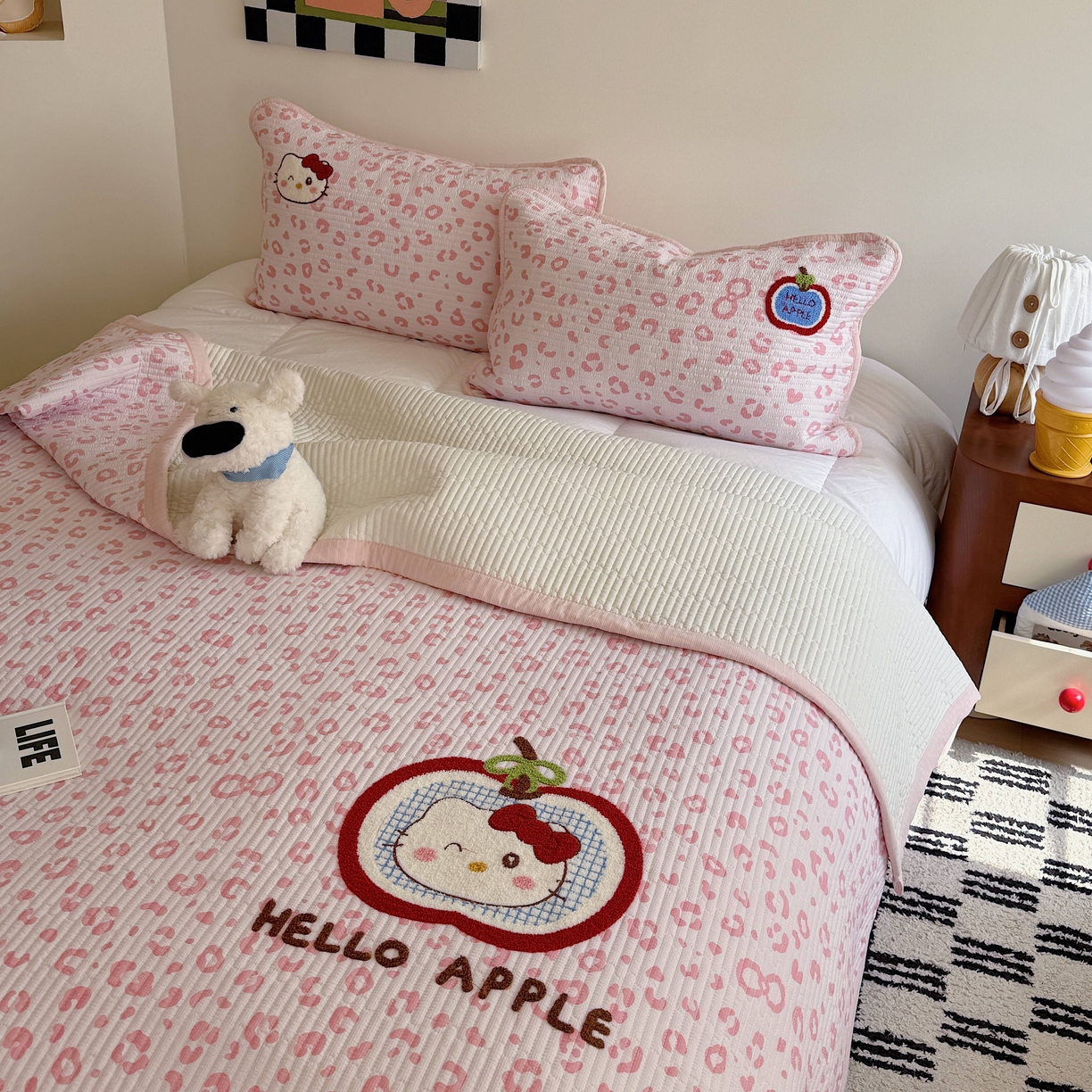 91家纺网 家纺一手货源 找家纺 顾里家纺 2026新款ins韩风床盖单品床盖单件三件套被套四件套 苹果甜猫