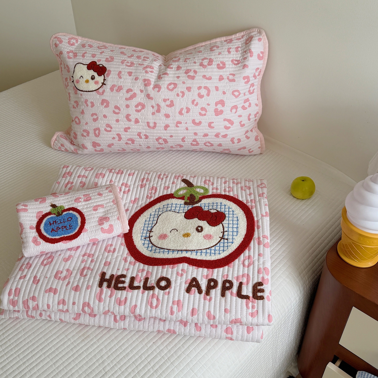 91家纺网 家纺一手货源 找家纺 顾里家纺 2026新款ins韩风床盖单品床盖单件三件套被套四件套 苹果甜猫