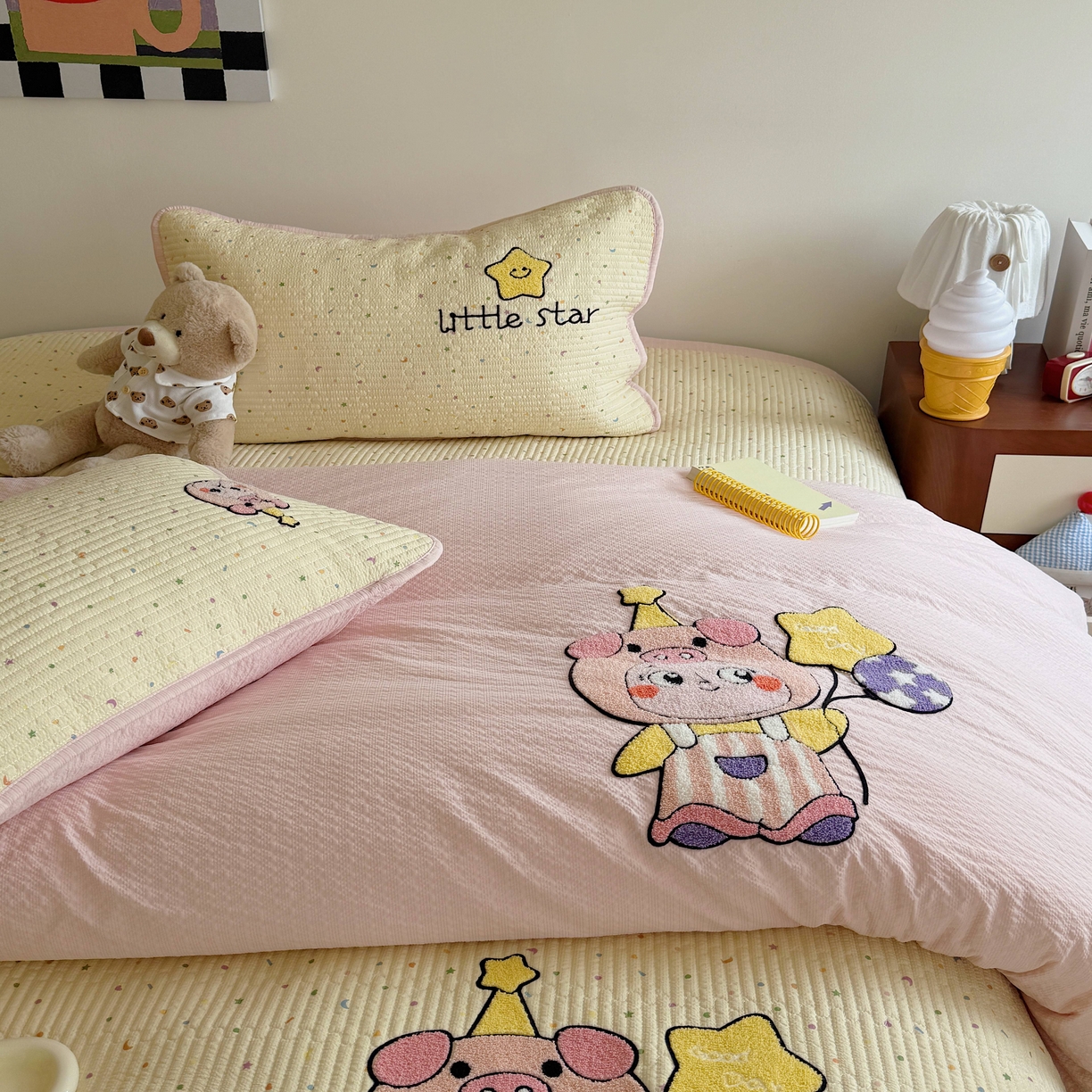 91家纺网 家纺一手货源 找家纺 顾里家纺 2026新款ins韩风床盖单品床盖单件三件套被套四件套 猪猪仔