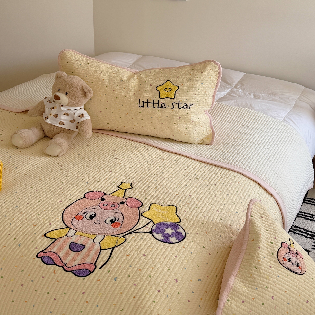 91家纺网 家纺一手货源 找家纺 顾里家纺 2026新款ins韩风床盖单品床盖单件三件套被套四件套 猪猪仔